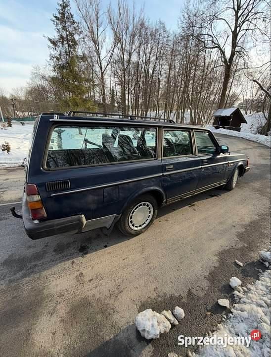 Używany Volvo 240 1991 Granatowy Kombi
