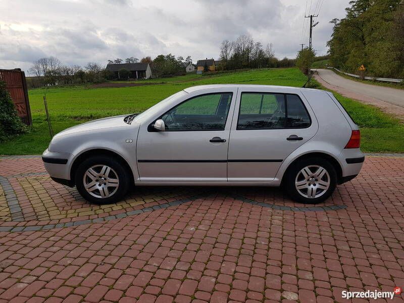 Używany VW Golf IV 1999 Srebrny Hatchback