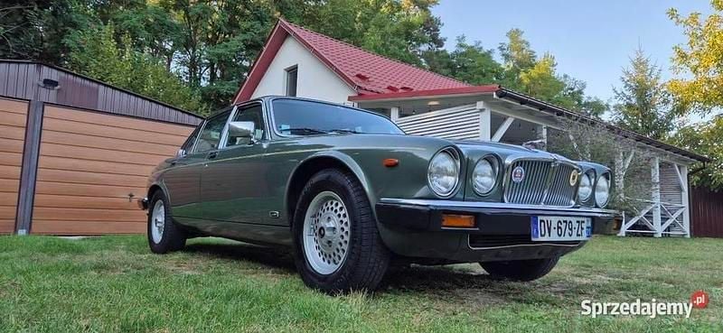 Używany Jaguar XJ6 Sovereign 1984 Zielony Sedan/Limuzyna