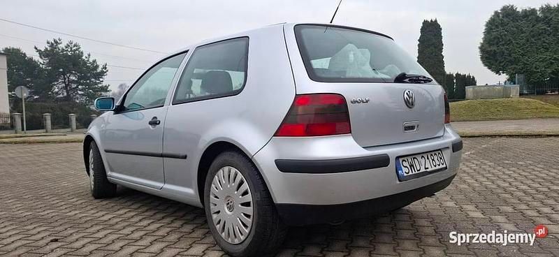Używany VW Golf IV 2001 Srebrny Hatchback