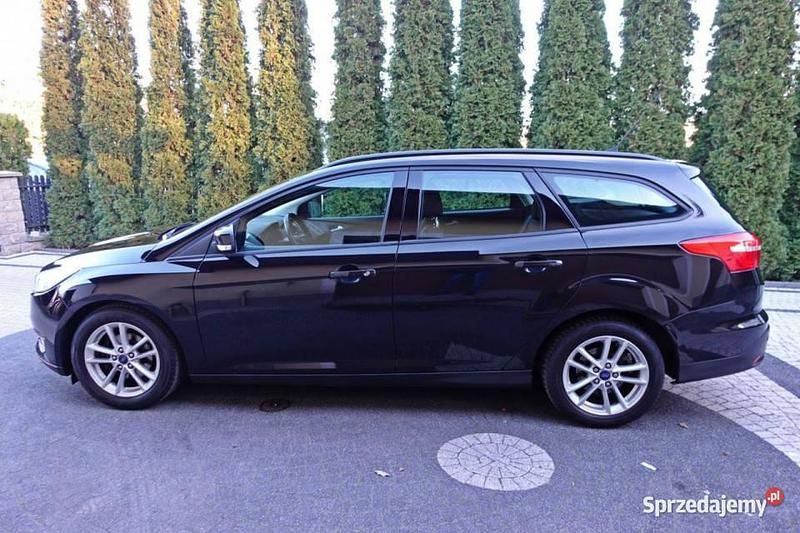 Używany Ford Focus 125 KM (91 kW) 2015 Czarny Kombi