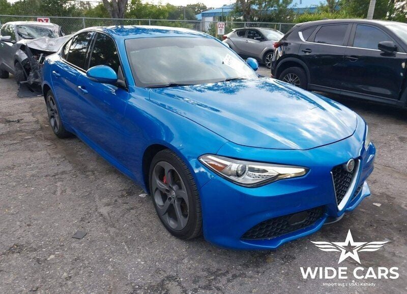 Niebieski (metalik) Używany 2017 Alfa Romeo Giulia Sedan/Limuzyna | 39 900 zł - Obraz 1/4