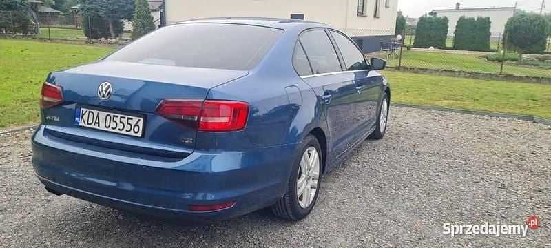 Używany VW Jetta 125 KM (91 kW) 2017 Niebieski Sedan/Limuzyna