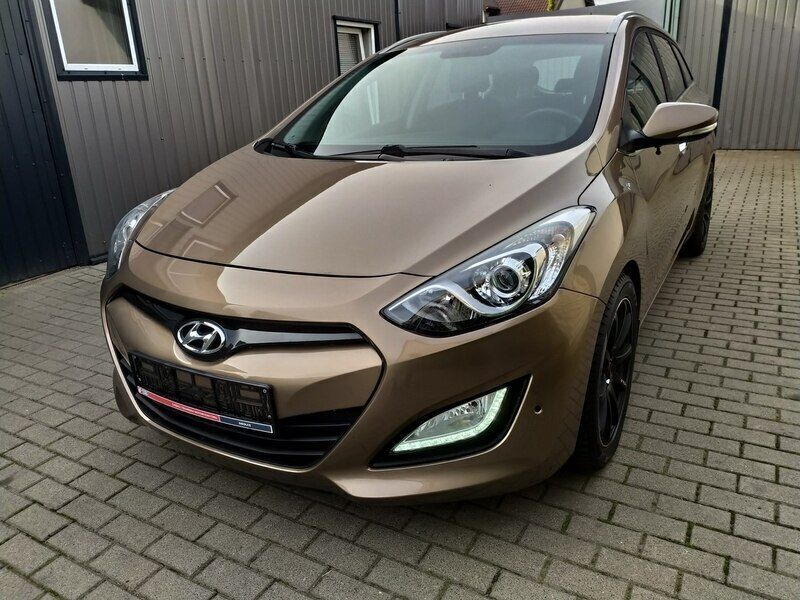 Brązowy Używany 2012 Hyundai i30 Kombi | 35 900 zł (Uczciwa cena) - Obraz 1/4