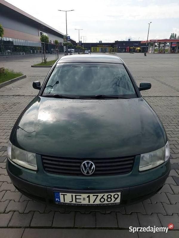 Używany VW Passat 1998 Zielony Sedan/Limuzyna