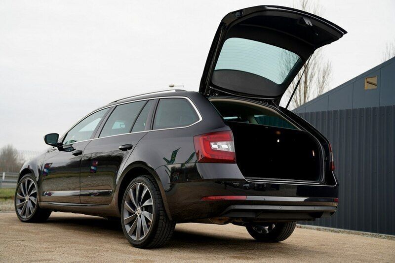 Używany Skoda Octavia 184 KM (135 kW) 2020 Czarny (metalik) Sedan/Limuzyna