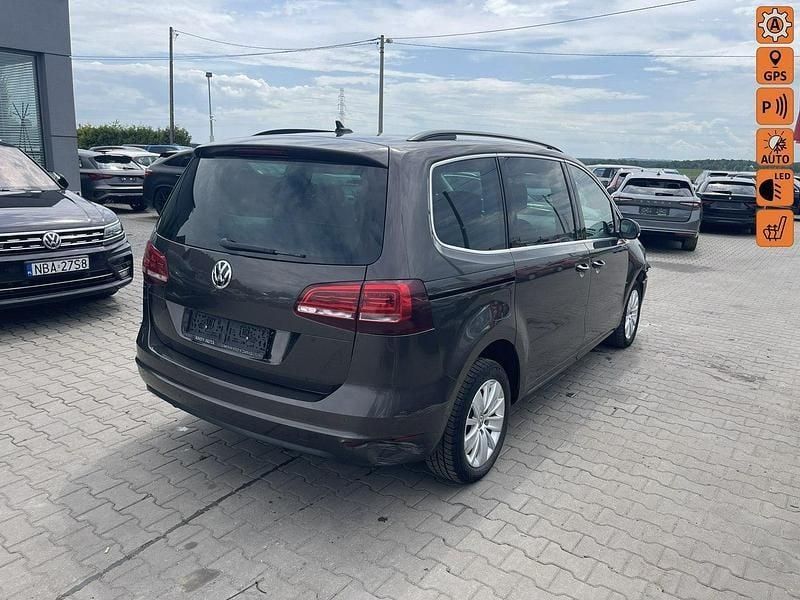 Brązowy (metalik) Używany 2019 VW Sharan Minivan | 49 900 zł - Obraz 1/4