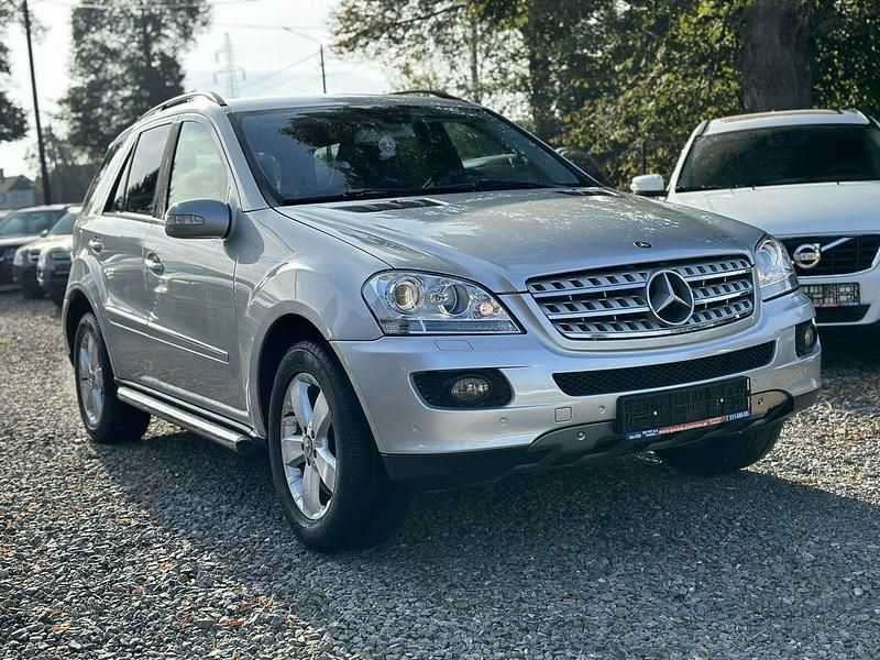 Używany Mercedes ML500 306 KM (225 kW) 2005 Srebrny SUV