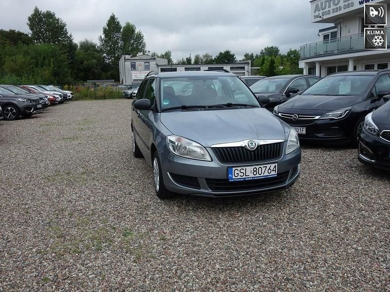 Niebieski Używany 2012 Skoda Fabia Kombi | 9500 zł (Super Cena) - Obraz 1/4