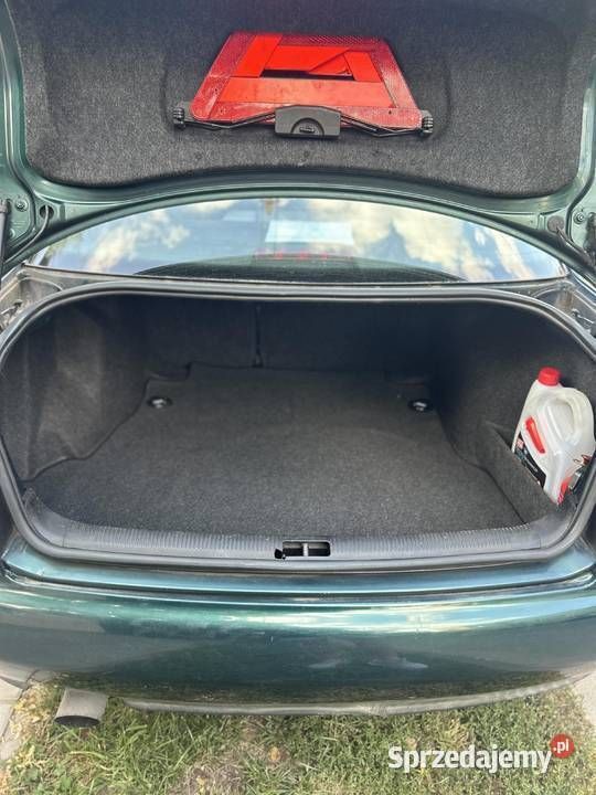 Używany Audi A4 1996 Zielony Sedan/Limuzyna