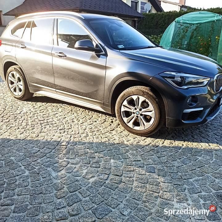 Szary Używany 2018 BMW X1 SUV | 77 500 zł (Uczciwa cena) - Obraz 1/3