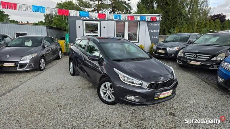 Inny (metalik, perła) Używany 2015 Kia Ceed 2 Kombi | 27 900 zł (Dobra cena) - Obraz 1/2