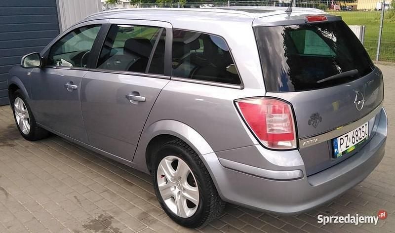 Używany 2011 Opel Astra Kombi | 14 500 zł (Super Cena) - Obraz 1/4