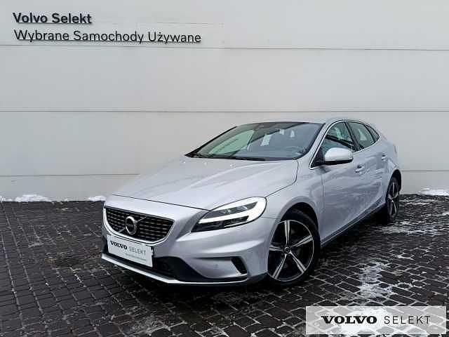 Używany Volvo V40 152 KM (111 kW) 2019 Srebrny
