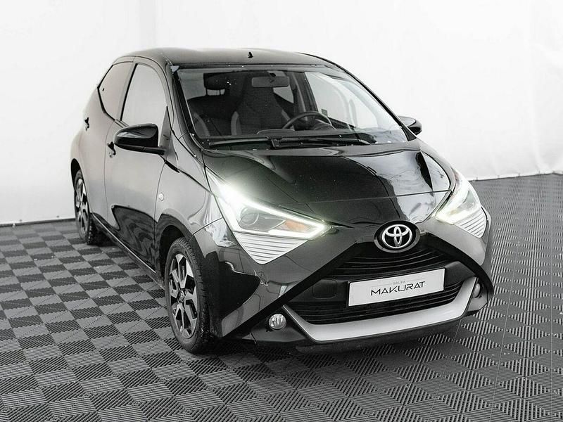 Używany Toyota Aygo X-play 72 KM (52 kW) 2019 Czarny (metalik) Hatchback