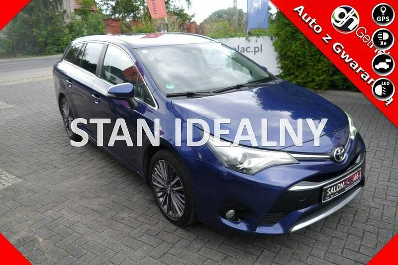 Niebieski (metalik, perła) Używany 2017 Toyota Avensis Sedan/Limuzyna | 42 800 zł (Uczciwa cena) - Obraz 1/4