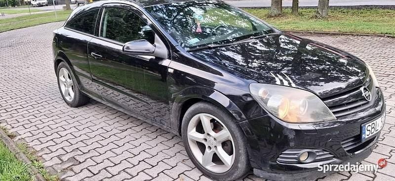 Czarny Używany 2005 Opel Astra Coupe | 4800 zł (Super Cena) - Obraz 1/4