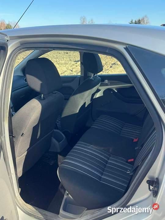 Używany Ford Focus 2008 Srebrny Hatchback