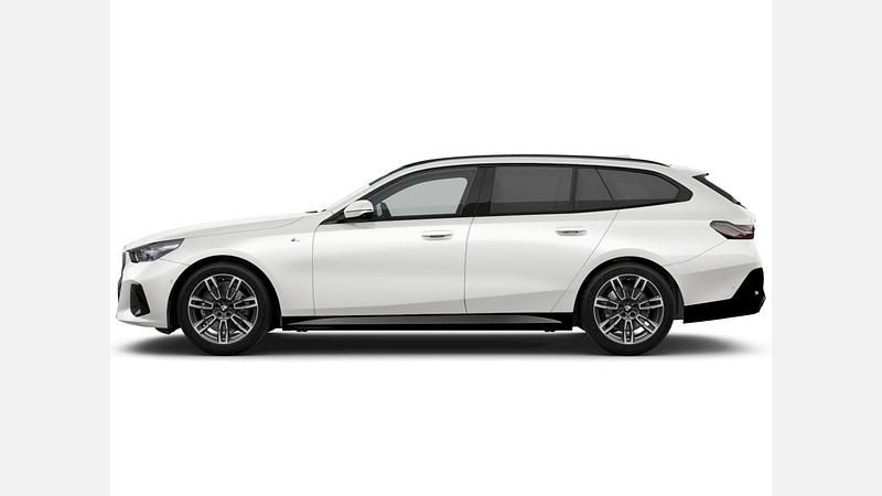 Używany BMW 520 Comfort Edition 197 KM (144 kW) 2024 Mineral white metallic metalizowany Kombi