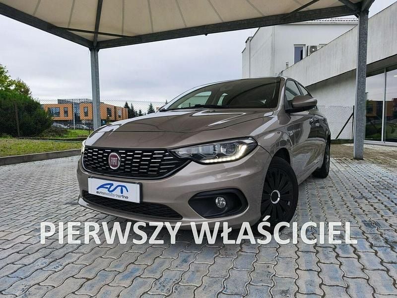 Szary Używany 2017 Fiat Tipo Hatchback | 34 900 zł (Dość drogi) - Obraz 1/4