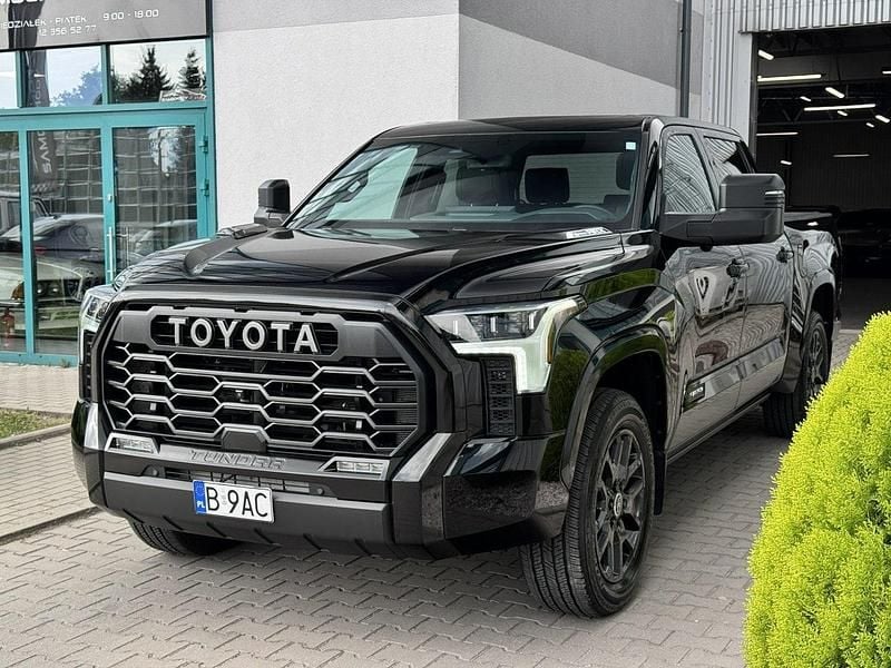 Czarny (metalik) Używany 2023 Toyota Tundra Pickup | 335 000 zł - Obraz 1/4