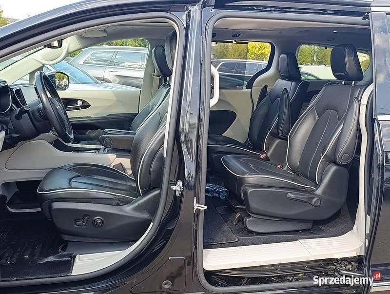 Używany 2022 Chrysler Pacifica Limited SUV | 179 999 zł (Drogi) - Obraz 1/4