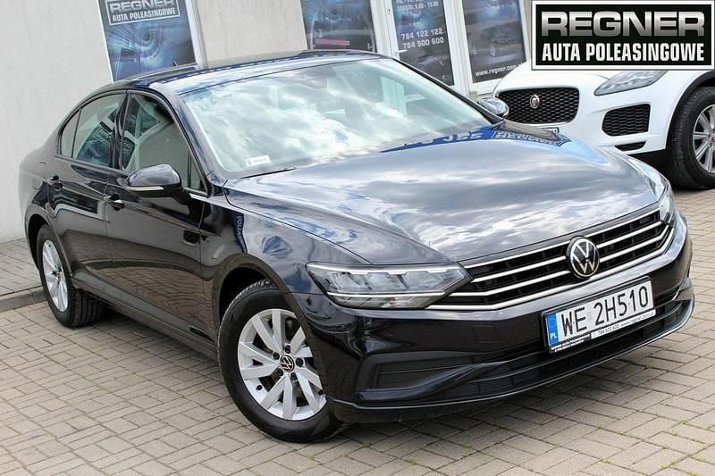 Czarny Używany 2020 VW Passat Sedan/Limuzyna | 61 900 zł (Uczciwa cena) - Obraz 1/4
