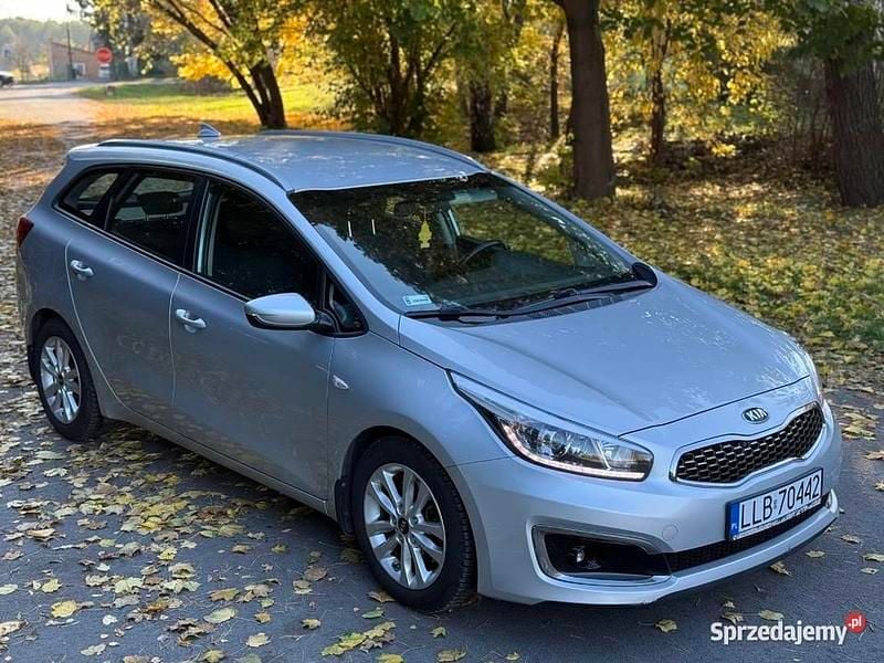 Srebrny Używany 2017 Kia Ceed Hatchback | 35 900 zł (Uczciwa cena) - Obraz 1/4