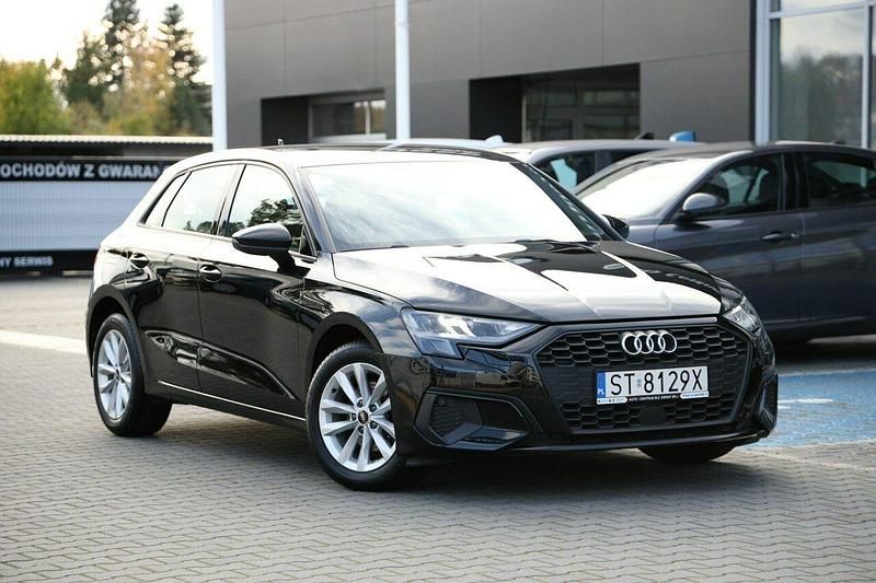 Używany Audi A3 Sportback 2022 Czarny Hatchback