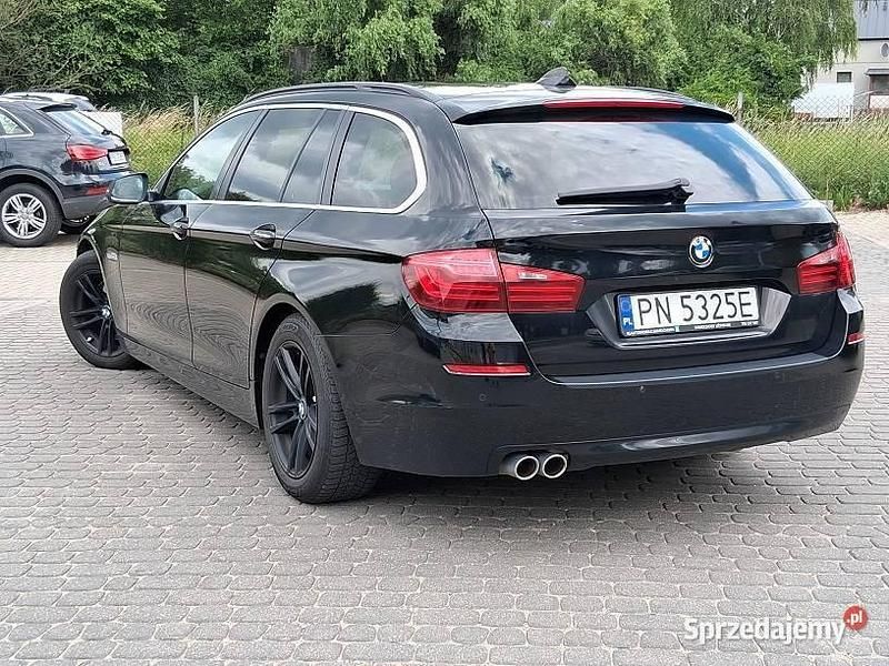 Używany BMW 530 2014 Czarny Kombi
