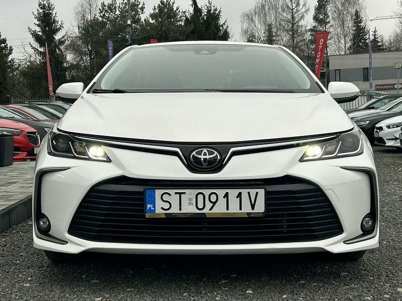 Używany Toyota Corolla 125 KM (91 kW) 2022 Biały (metalik) Sedan/Limuzyna