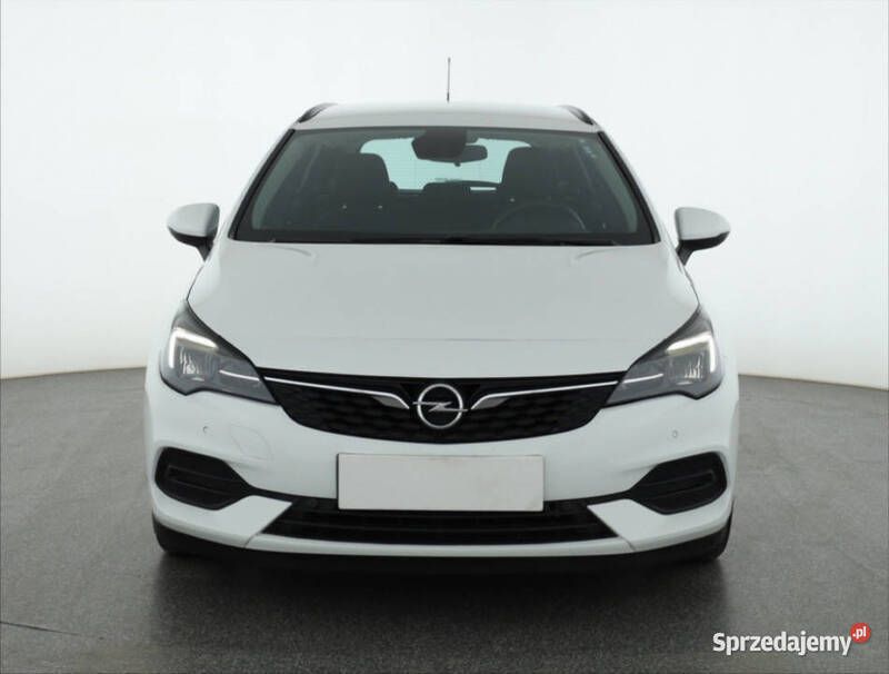 Biały Używany 2021 Opel Astra Kombi | 35 999 zł (Dobra cena) - Obraz 1/4