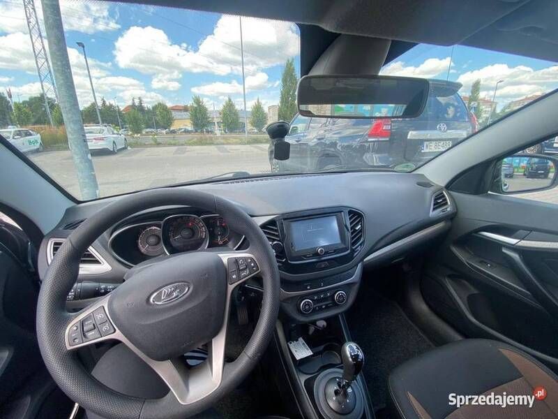 Używany Lada Vesta 110 KM (80 kW) 2018 Szary Sedan/Limuzyna