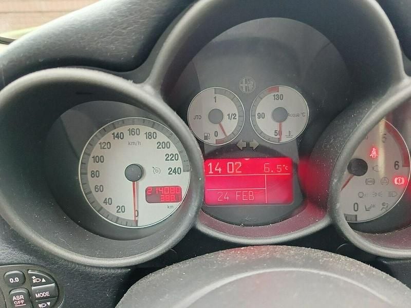 Używany Alfa Romeo GT 150 KM (110 kW) 2006 Czarny Coupe