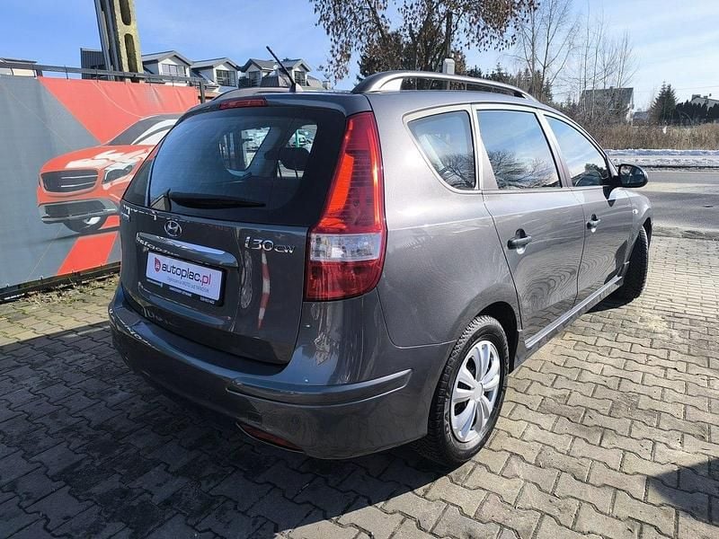 Używany Hyundai i30 109 KM (80 kW) 2011 Szary Kombi