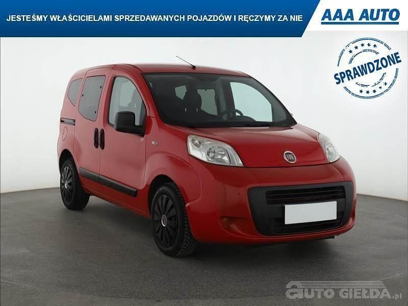 Używany Fiat Qubo Trekking 2013 Czerwony Minivan