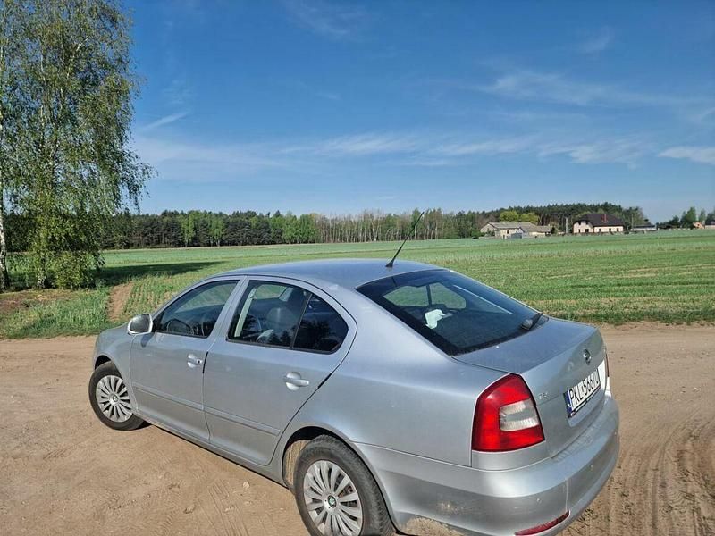 Używany Skoda Octavia 2010 Srebrny Sedan/Limuzyna