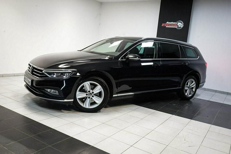 Używany VW Passat Elegance 150 KM (110 kW) 2022 Czarny Kombi