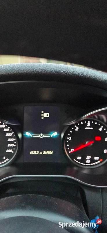 Szary Używany 2019 Mercedes C220 Avantgarde Kombi | 74 000 zł - Obraz 1/4