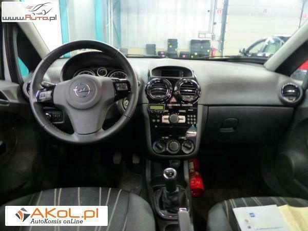 Używany Opel Corsa 95 KM (69 kW) 2010 Srebrny Hatchback