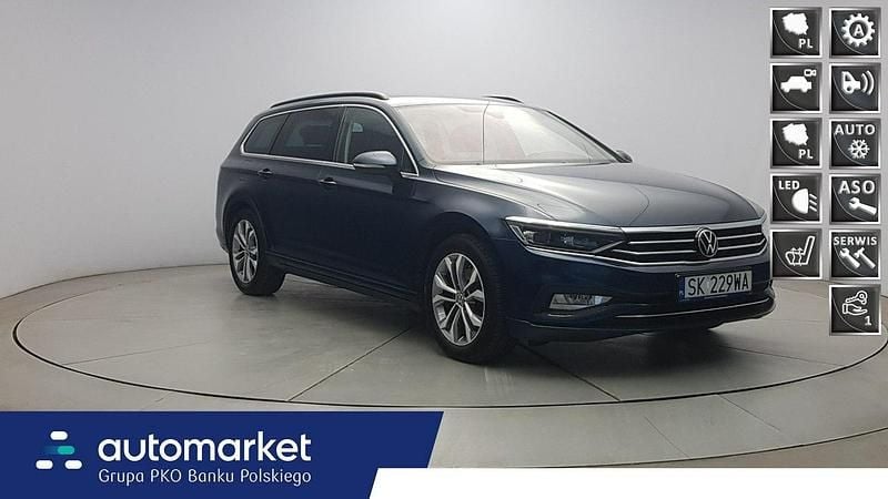 Niebieski Używany 2022 VW Passat Business Kombi | 99 850 zł (Dość drogi) - Obraz 1/4