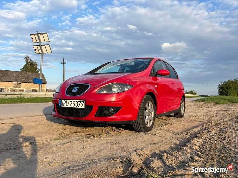 Czerwony Używany 2009 Seat Altea Minivan | 11 500 zł (Uczciwa cena) - Obraz 1/4