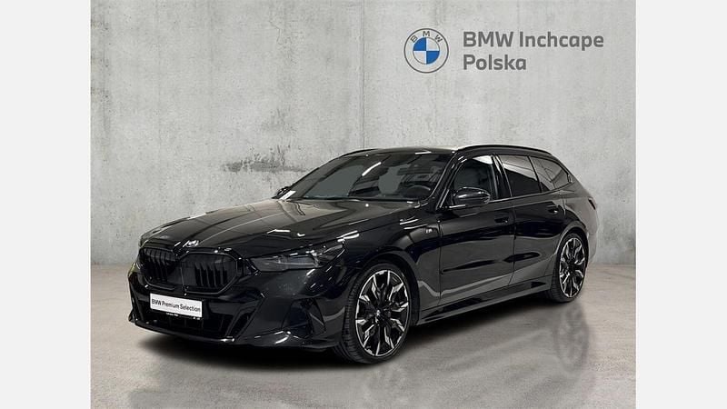 Używany BMW 520 Comfort Edition 197 KM (144 kW) 2024 Czarny szafir metalizowany Kombi