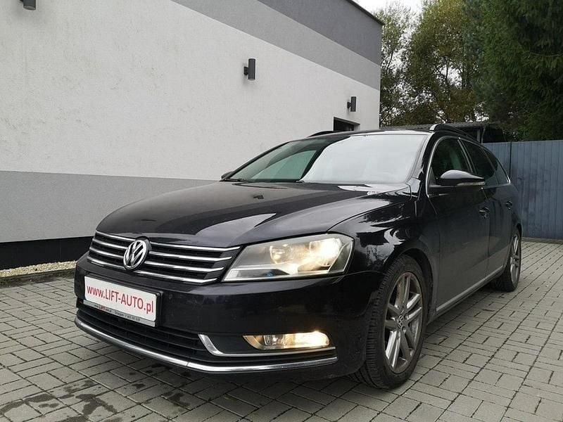 Czarny Używany 2011 VW Passat Kombi | 29 900 zł (Dość drogi) - Obraz 1/4