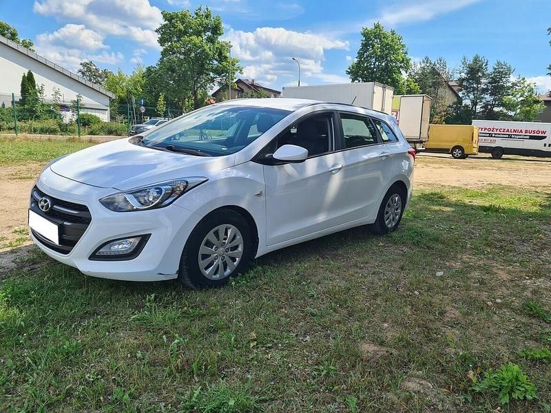 Używany Hyundai i30 110 KM (80 kW) 2017 Biały Kombi
