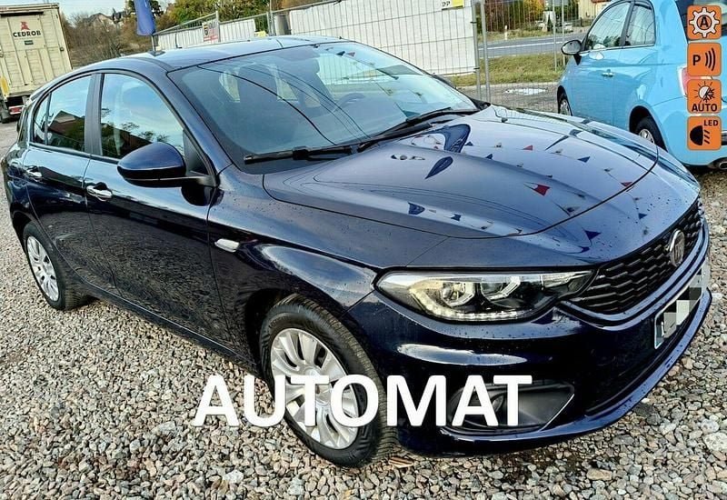 Niebieski ciemny (metalik) Używany 2017 Fiat Tipo Hatchback | 36 900 zł - Obraz 1/4