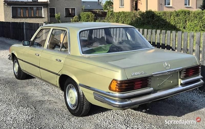 Używany Mercedes 280 1973 Zielony Sedan/Limuzyna