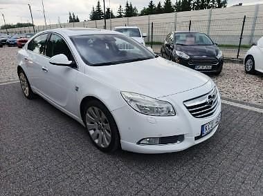 Używany Opel Insignia OPC 180 KM (132 kW) 2010 Biały Hatchback