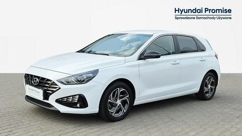 Biały Używany 2023 Hyundai i30 Hatchback | 75 800 zł (Drogi) - Obraz 1/4