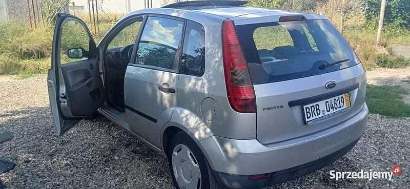 Używany Ford Fiesta 80 KM (58 kW) 2004 Hatchback